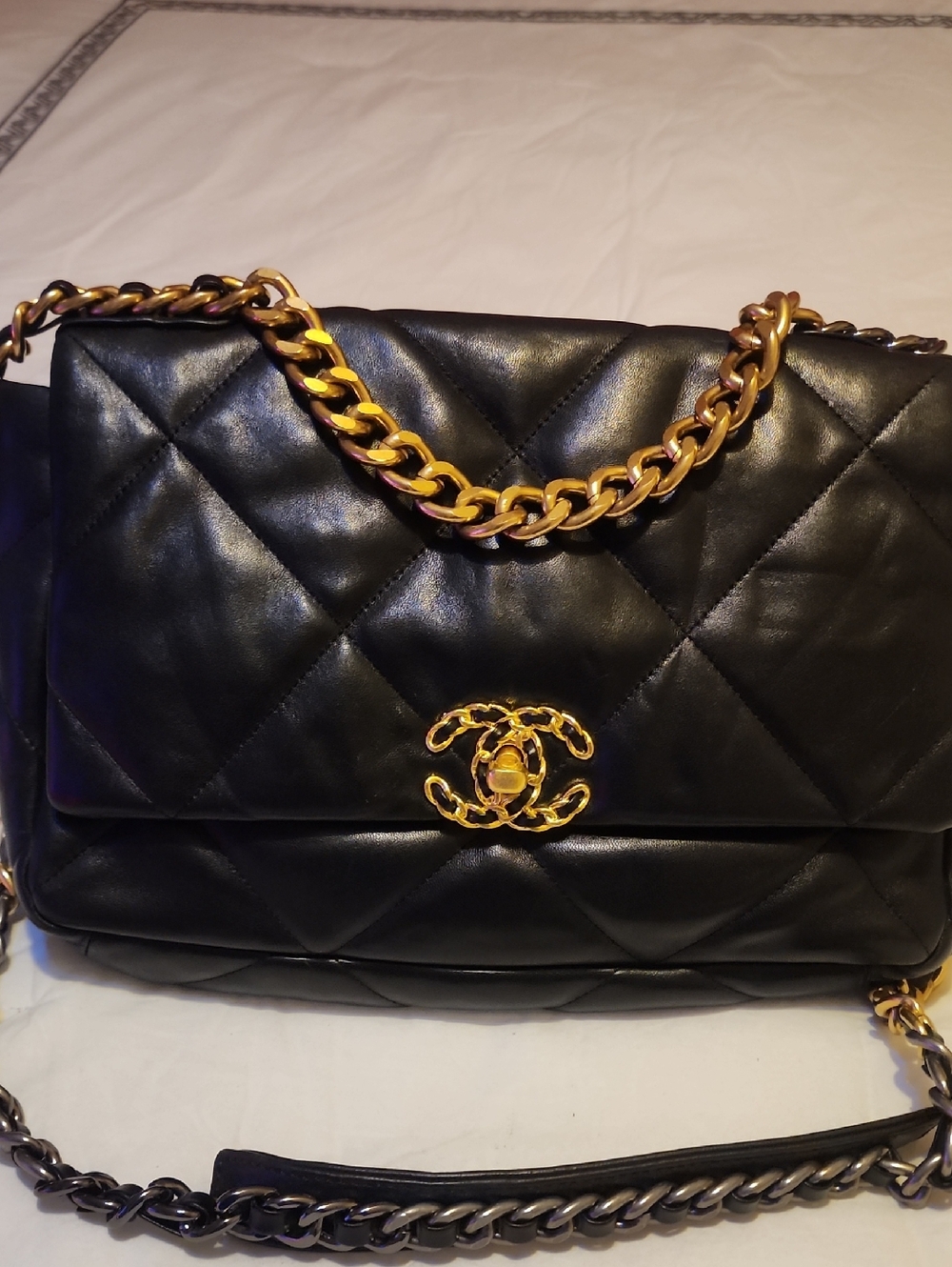 CHANEL Black Quilted Shoulder Bag with Gold Chain and CC Turn-Lock Large